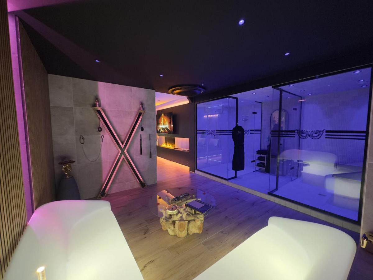 Les Secrets Rooms - Bonneval - Love Room - Spa Et Hammam Privatif Buitenkant foto
