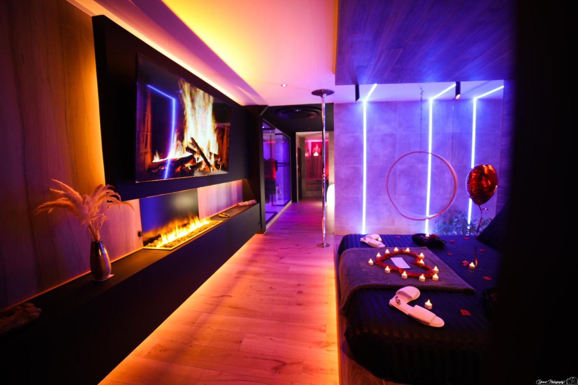Les Secrets Rooms - Bonneval - Love Room - Spa Et Hammam Privatif Buitenkant foto